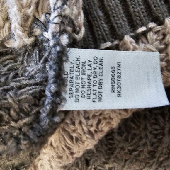 14th & Union Sweater Med - Picture 7 of 8